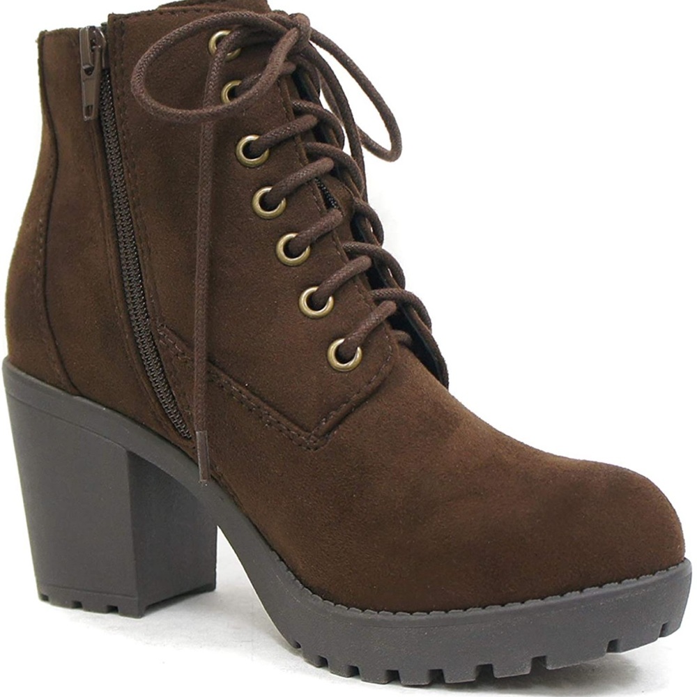 NEW never worn SODA Second Lug Sole Chunky Heel Combat Boot. Size 9!
